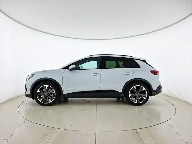 Usata Audi Q4 e-tron S-Line 210 kW (286 CV) 2024 Bianco ghiacciaio metallizzato SUV