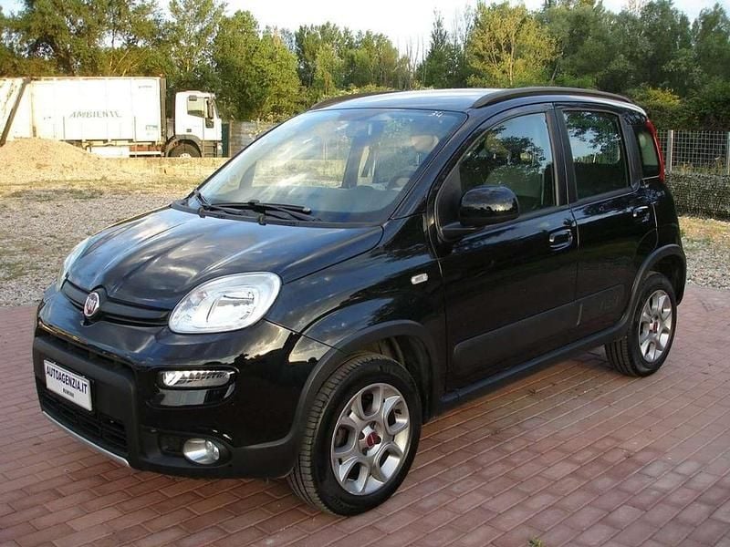 Nero metallizzato Usata 2014 Fiat Panda 4x4 Climbing Due volumi | 10.500 € (Cara) - Immagine 1/3