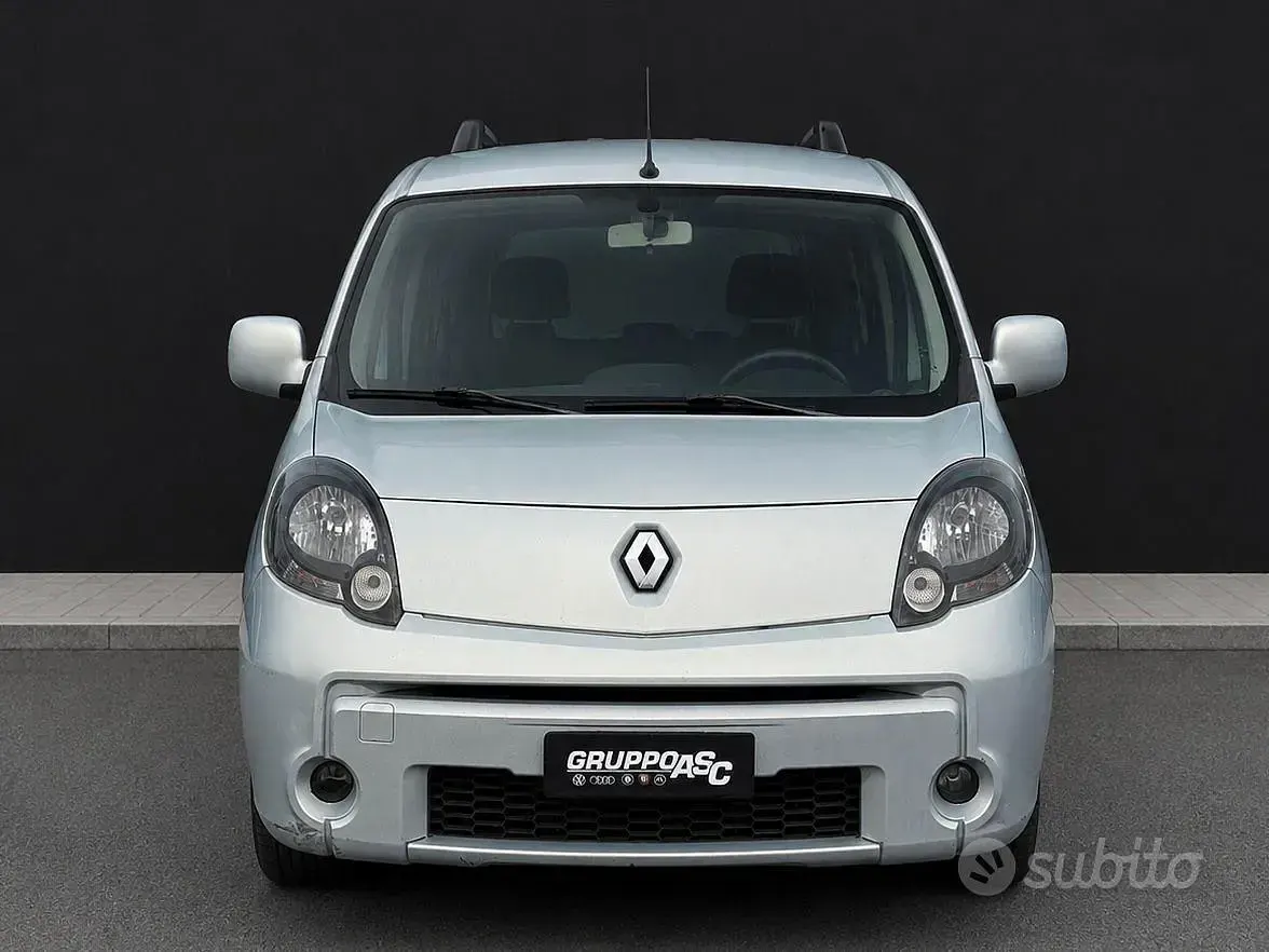 Usata Renault Kangoo 90 CV (66 kW) 2011 Grigio Monovolume