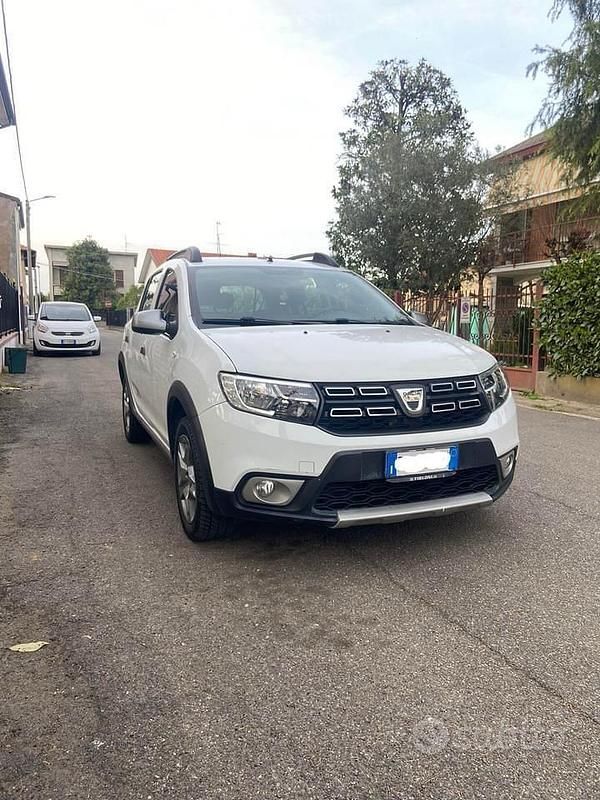 Usata Dacia Sandero Stepway 75 CV (55 kW) 2017 Bianco Utilitaria
