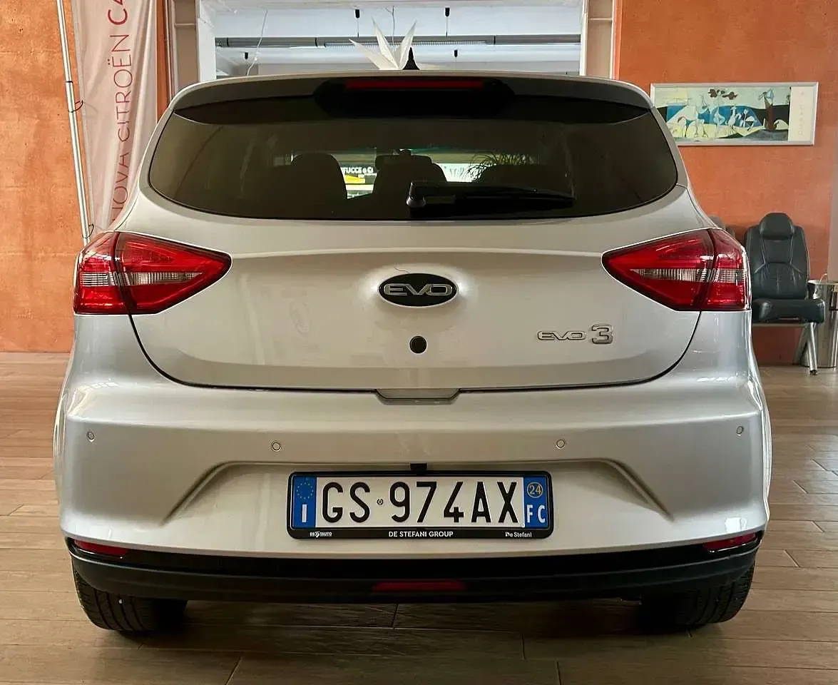 Usata EVO Evo 3 107 CV (78 kW) 2024 Argento SUV