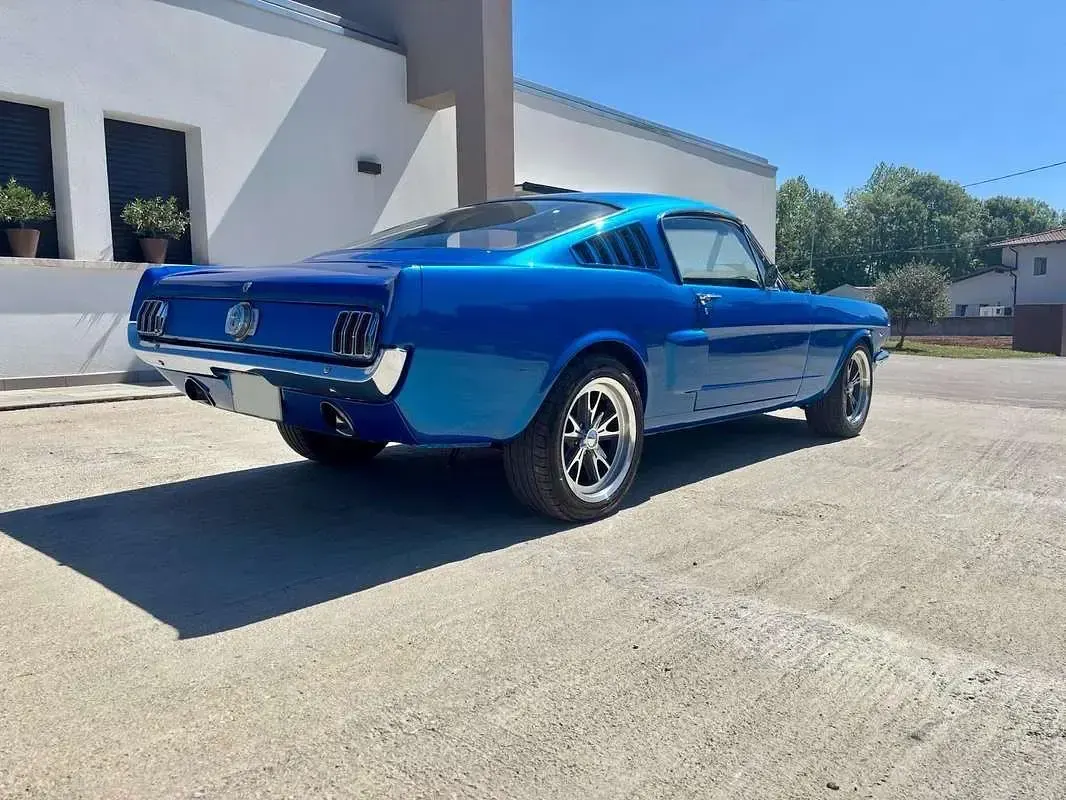 Usata Ford V8 Fastback 420 CV (308 kW) 1966 Blu/azzurro Coupé