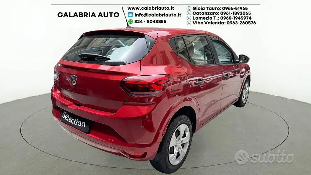 Usata Dacia Sandero Essentiel 65 CV (47 kW) 2022 Rosso Berlina