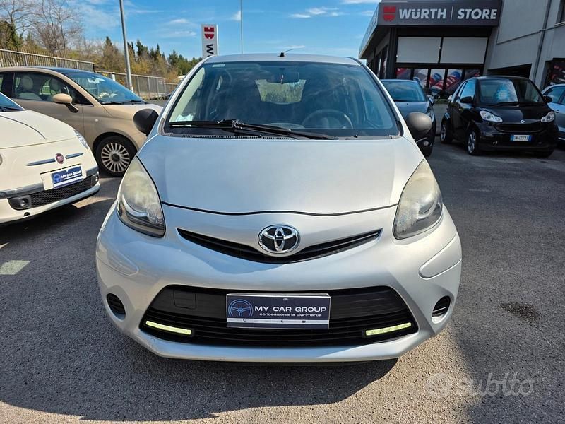 Usata Toyota Aygo Connect Style 68 CV (50 kW) 2013 Grigio Utilitaria