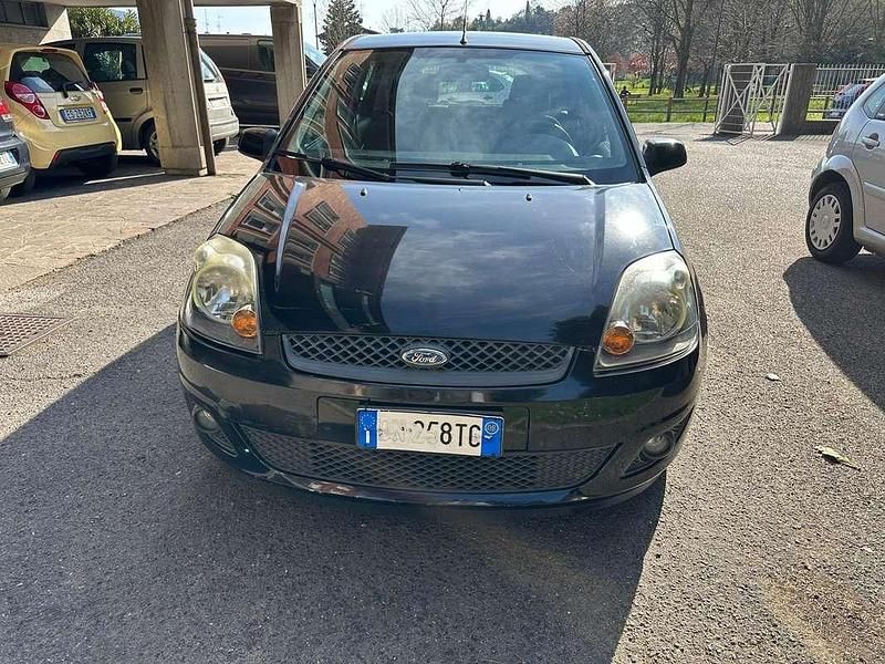 Usata Ford Fiesta Ghia 75 CV (55 kW) 2008 Utilitaria