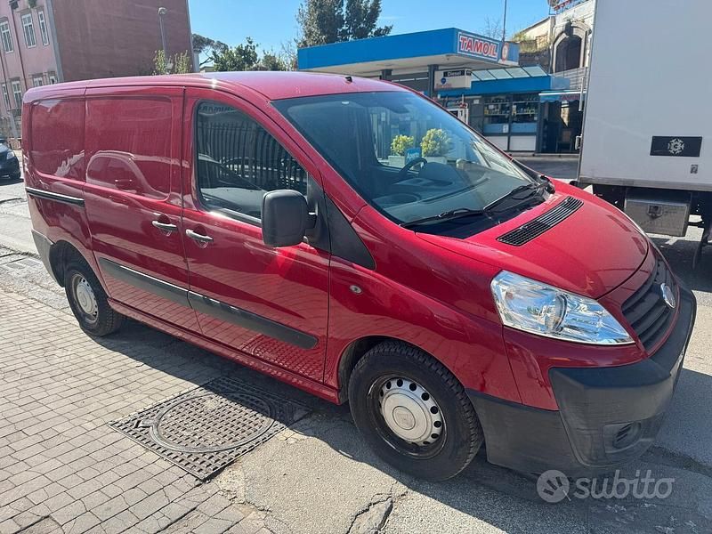 Usata Fiat Scudo Comfort 89 CV (65 kW) 2011 Rosso Furgone