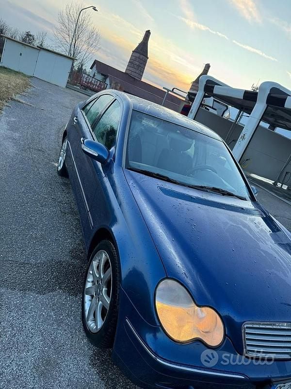 Usata Mercedes C270 Elegance 2003 Blu Berlina