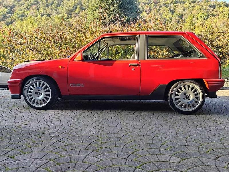 Usata Opel Corsa 101 CV (74 kW) 1989 Rosso Berlina