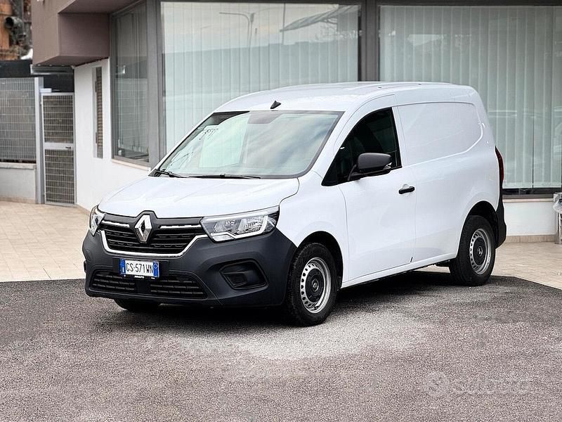 Usata Renault Kangoo 102 CV (75 kW) 2024 Bianco Monovolume
