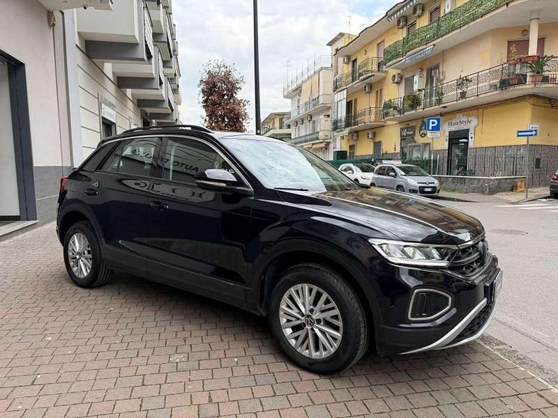 Usata VW T-Roc Life 150 CV (110 kW) 2023 Grigio SUV