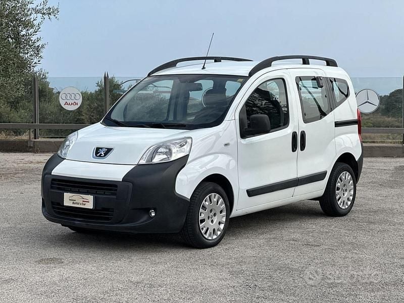 Usata Peugeot Bipper Outdoor 75 CV (55 kW) 2015 Bianco Monovolume
