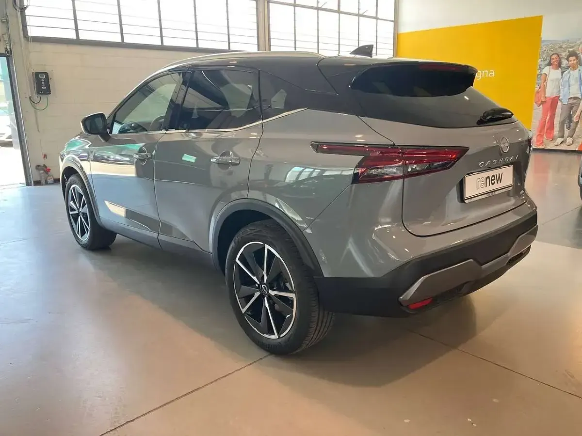 Usata Nissan Qashqai Tekna 140 CV (102 kW) 2024 Ceramic grey SUV