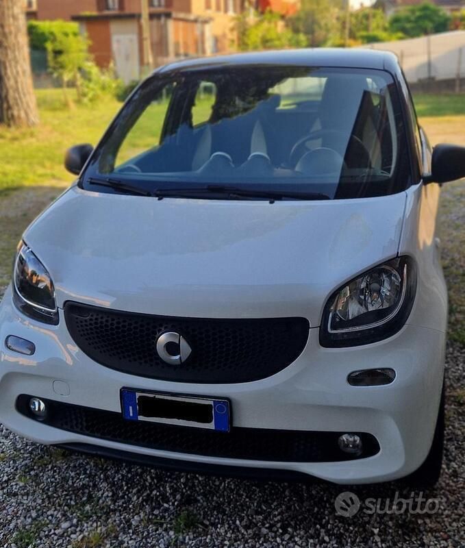 Bianco Usata 2016 Smart ForFour Due volumi | 9500 € (Ottimo prezzo) - Immagine 1/4