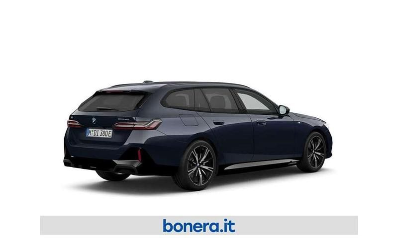 Nuova BMW i5 M Sport 289 kW (394 CV) 2026 Carbon black metallizzato Station wagon