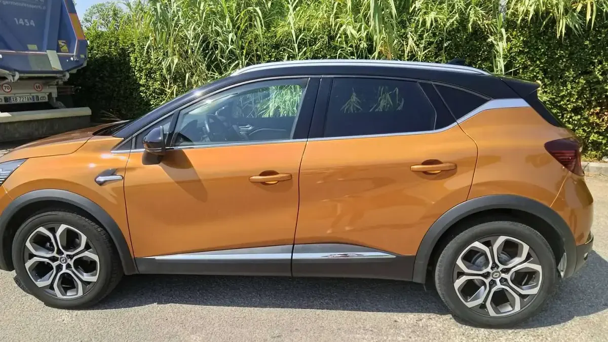 Usata Renault Captur Intens 95 CV (69 kW) 2020 Arancione SUV