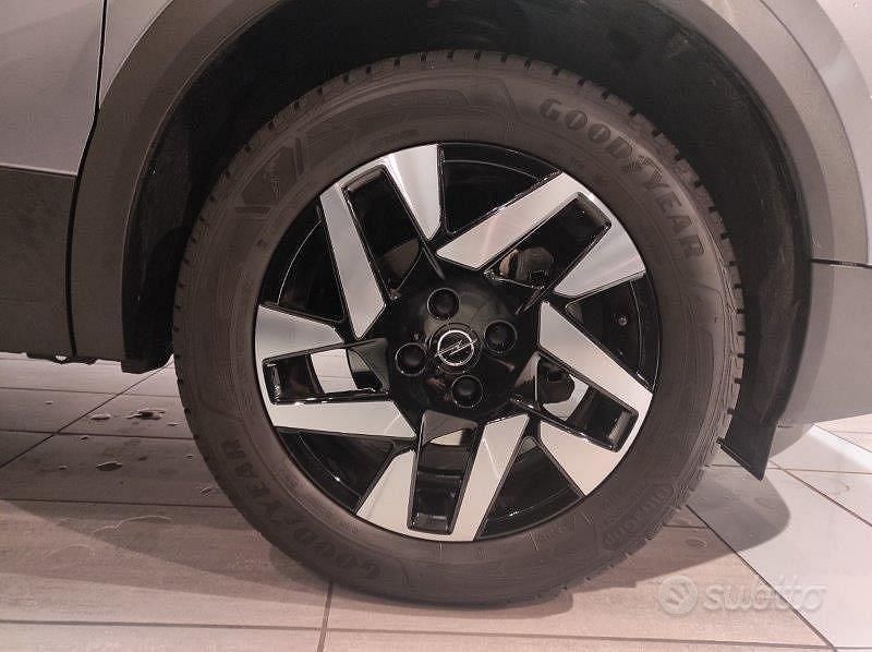 Usata Opel Mokka Elegance 131 CV (96 kW) 2023 Grigio SUV