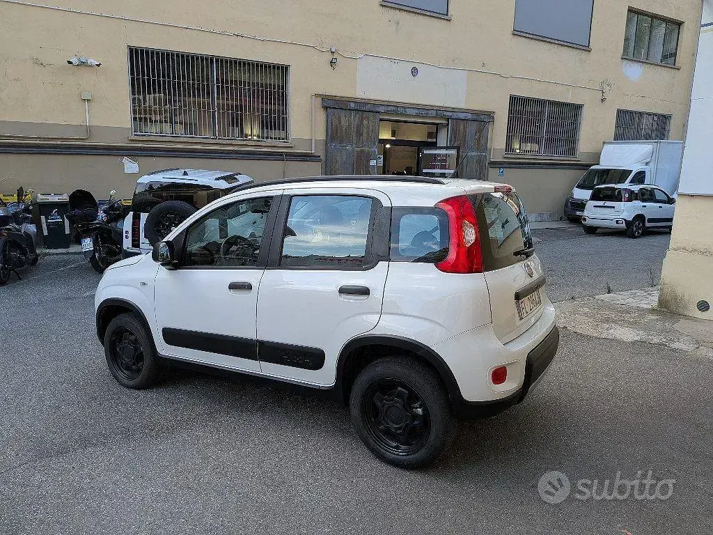 Usata Fiat Panda 4x4 S 84 CV (61 kW) 2017 Bianco Utilitaria