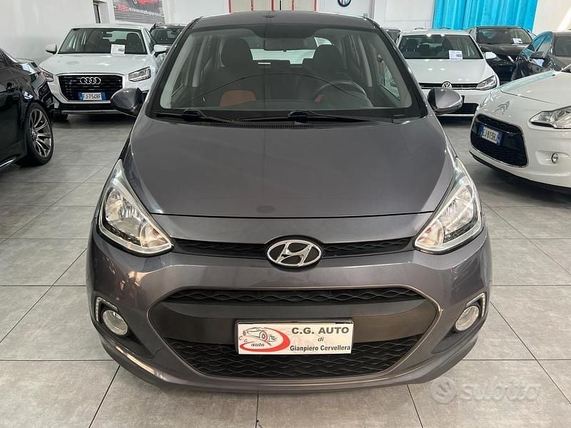 Begagnad Hyundai i10 Style 66 HK (48 kW) 2015 Grå Halvkombi