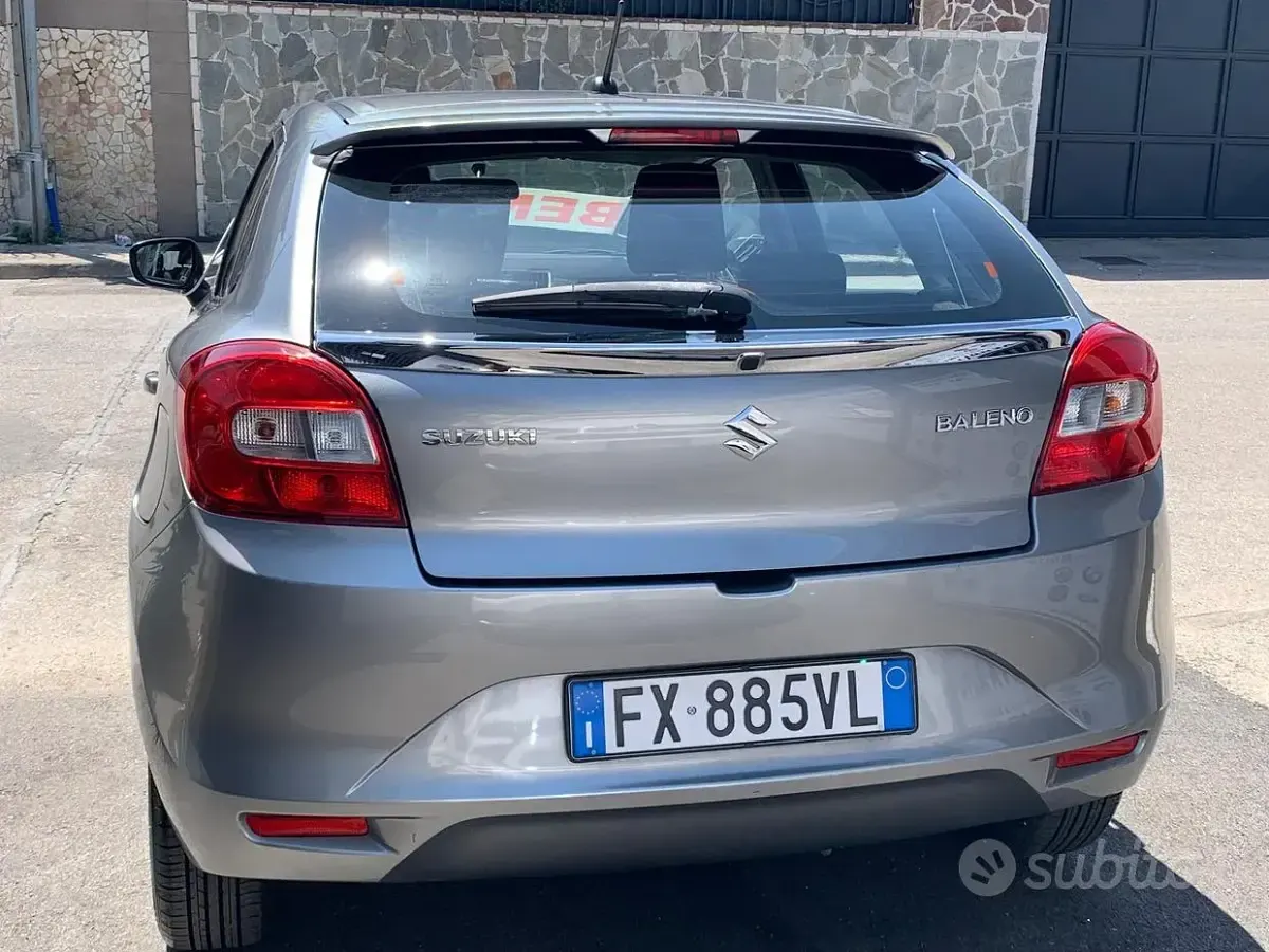 Usata Suzuki Baleno 90 CV (66 kW) 2019 Grigio Utilitaria