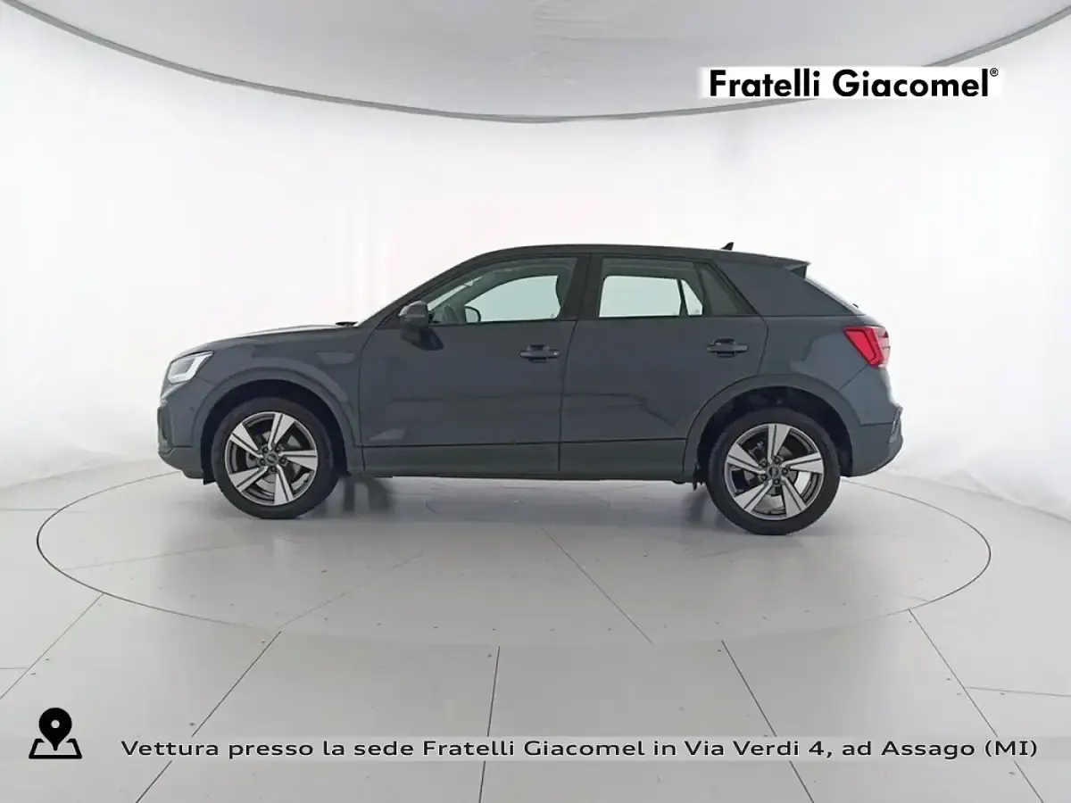 Begagnad Audi Q2 Ambiente 110 HK (80 kW) 2021 Grå SUV