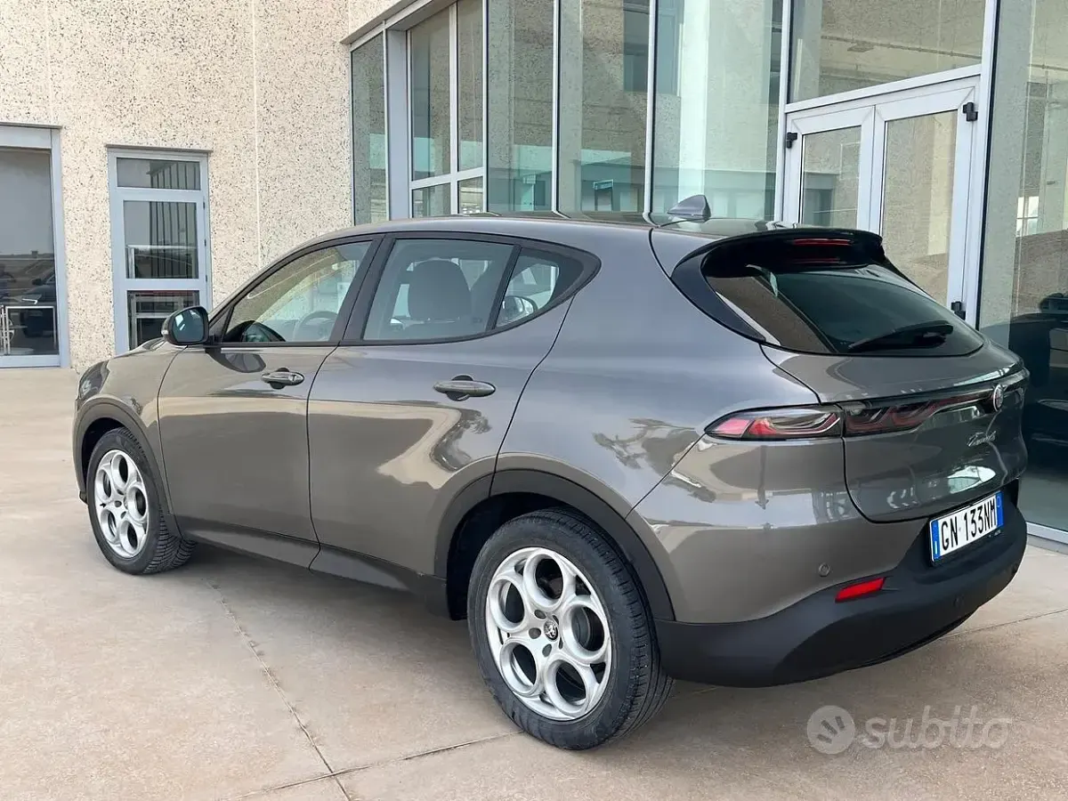 Usata Alfa Romeo Tonale Sprint 131 CV (96 kW) 2023 Grigio SUV