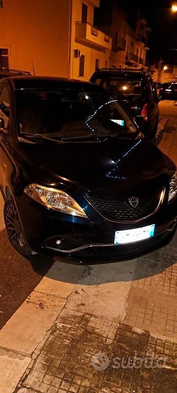 Usata 2017 Lancia Ypsilon Due volumi | 8500 € - Immagine 1/4
