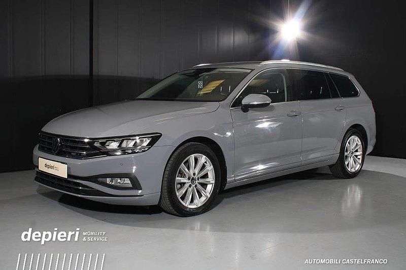 Grigio Usata 2023 VW Passat Business Station wagon | 27.480 € (Buon prezzo) - Immagine 1/4