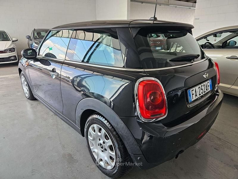 Usata Mini ONE 75 CV (55 kW) 2015 Nero Utilitaria