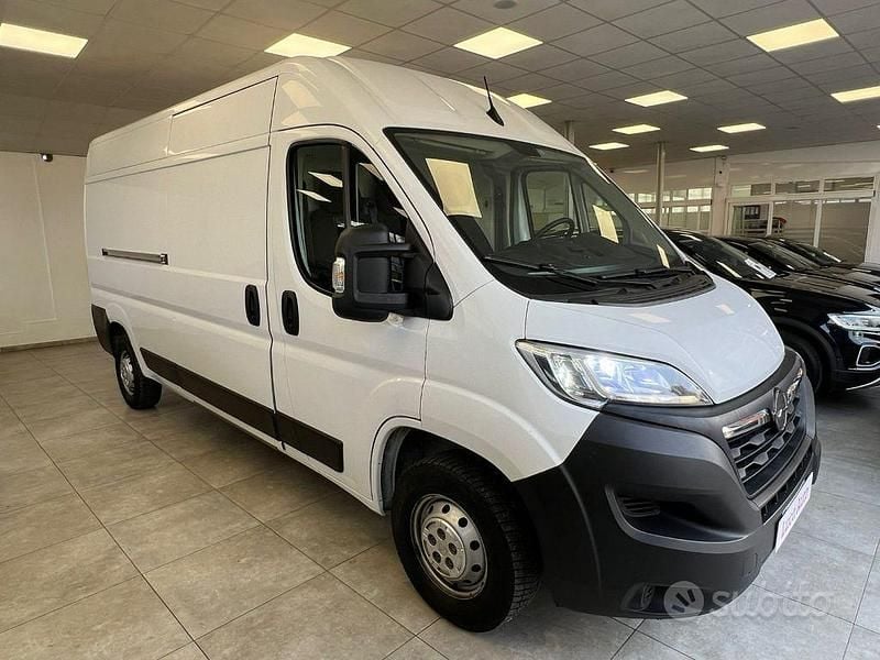 Usata Opel Movano 140 CV (102 kW) 2023 Bianco Furgone