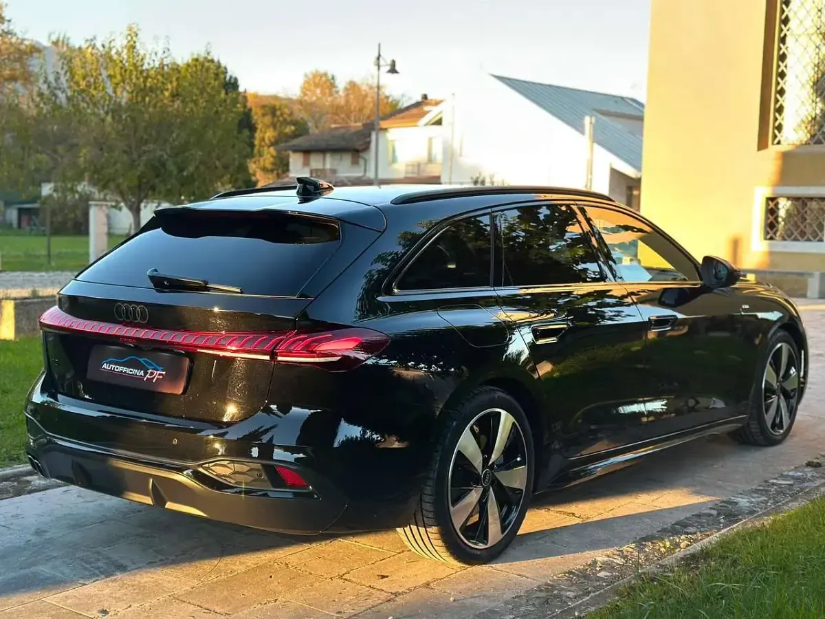Usata Audi A5 S-Line 204 CV (150 kW) 2025 Nero Station wagon