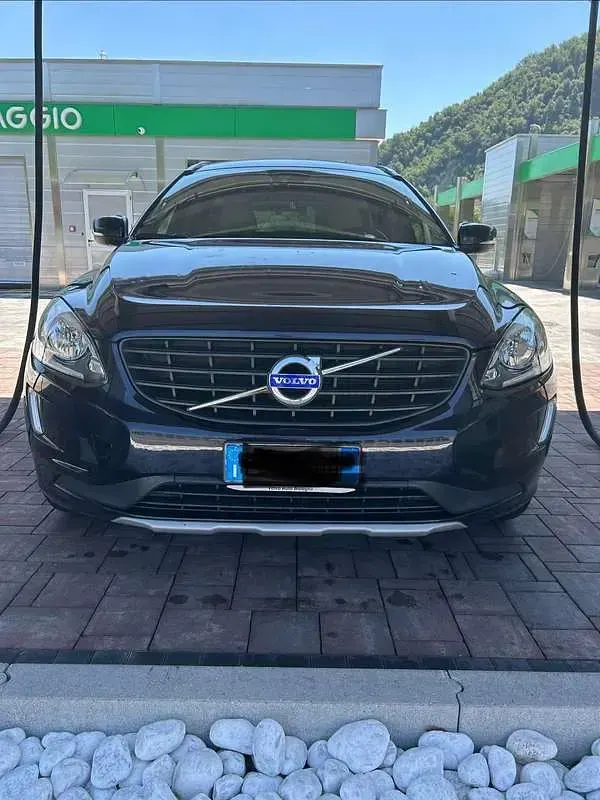 Usata Volvo XC60 Ocean Race 190 CV (139 kW) 2016 Nero SUV