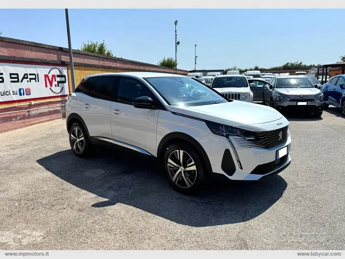 Usata Peugeot 3008 Allure 131 CV (96 kW) 2022 Bianco SUV