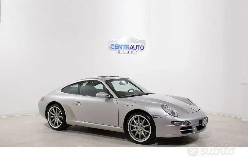 Usata Porsche 911 Carrera 320 CV (235 kW) 2004 Grigio Coupé