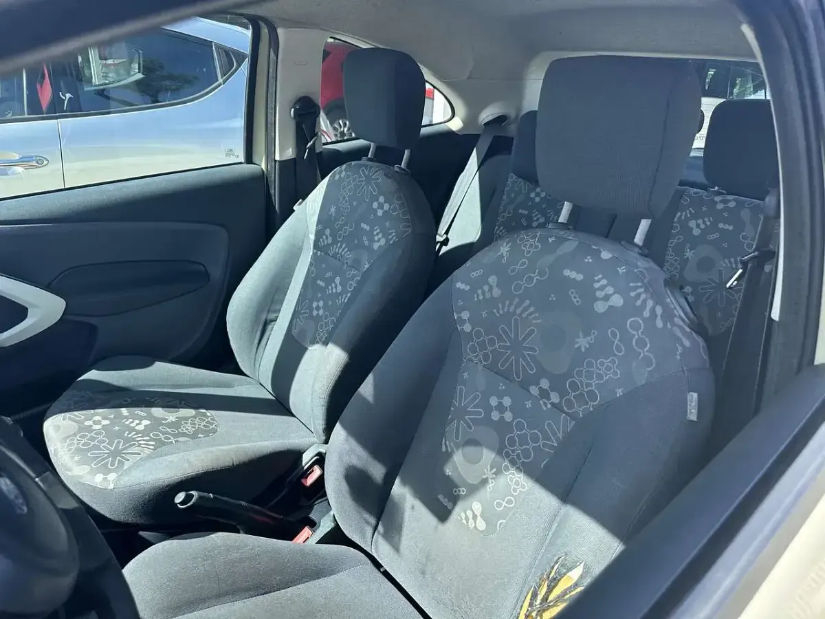 Usata Ford Ka Titanium 75 CV (55 kW) 2009 Beige Utilitaria