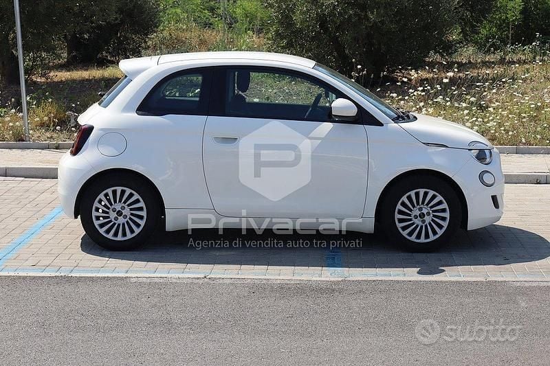 Usata Fiat 500e La Prima 86 kW (118 CV) 2024 Bianco Berlina
