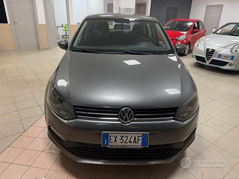 Usata VW Polo Trendline 75 CV (55 kW) 2014 Grigio Berlina