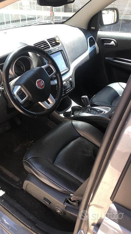 Usata Fiat Freemont Lounge 170 CV (125 kW) 2012 Grigio SUV