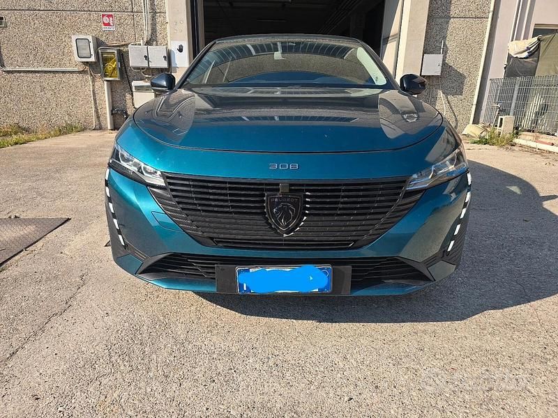 Usado Peugeot 308 Active 131 CV (96 kW) 2022 Azul Familiar