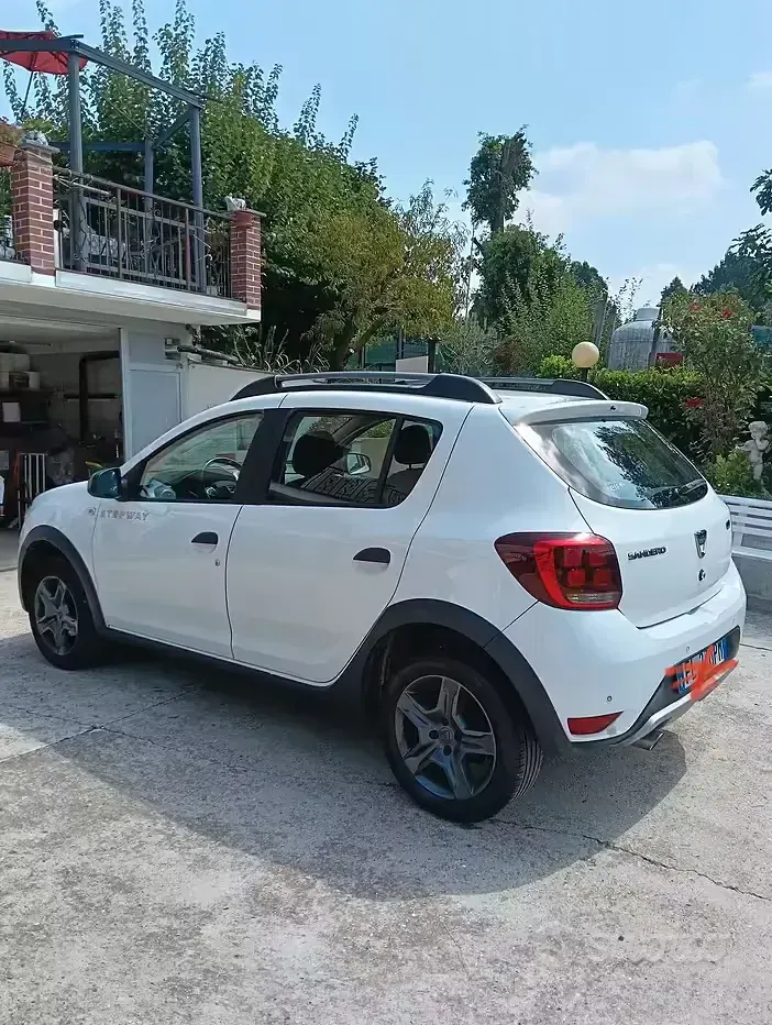 Usata Dacia Sandero Stepway 90 CV (66 kW) 2018 Bianco Berlina