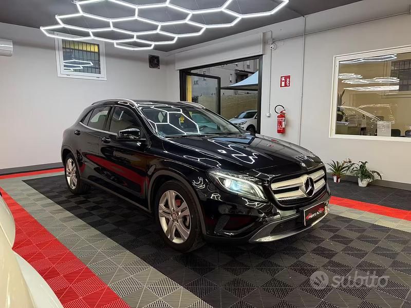 Usata Mercedes GLA180 110 CV (80 kW) 2016 Nero SUV