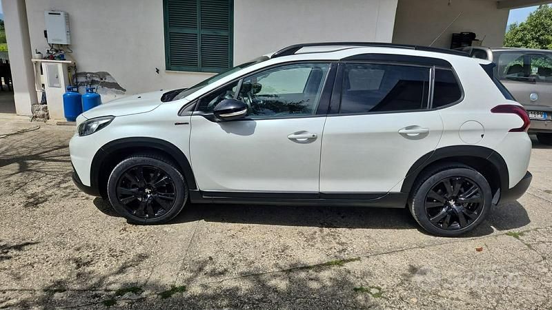 Usata Peugeot 2008 GT-line 102 CV (75 kW) 2018 Bianco SUV