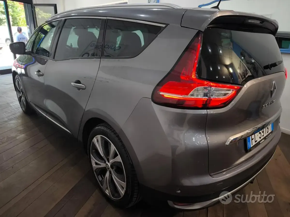Usata Renault Grand Scénic IV Intens 110 CV (80 kW) 2017 Grigio Monovolume