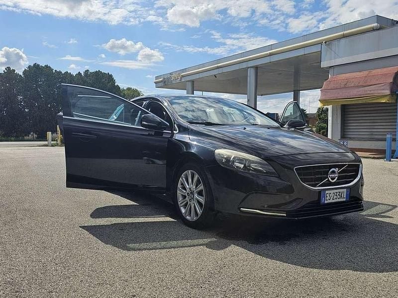Usata Volvo V40 114 CV (83 kW) 2013 Nero Station wagon