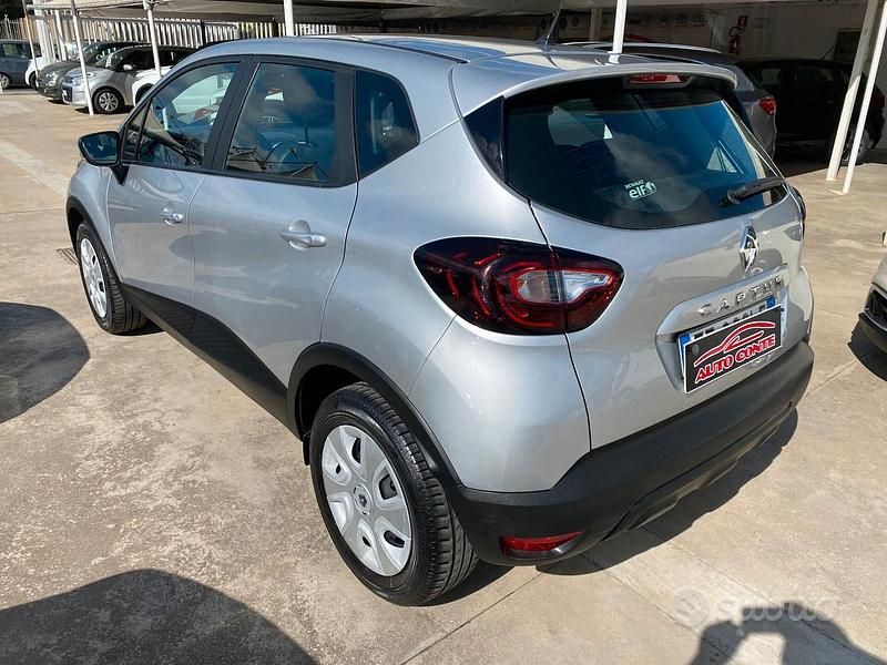 Usata Renault Captur Life 90 CV (66 kW) 2019 Grigio SUV