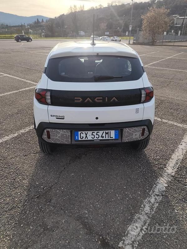 Usata Dacia Spring Extreme 47 kW (65 CV) 2024 Bianco Utilitaria