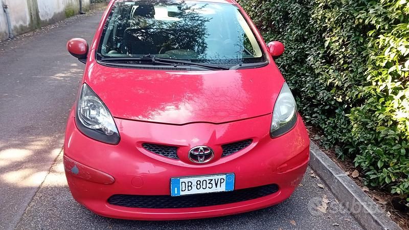 Usata Toyota Aygo 2006 Rosso Utilitaria