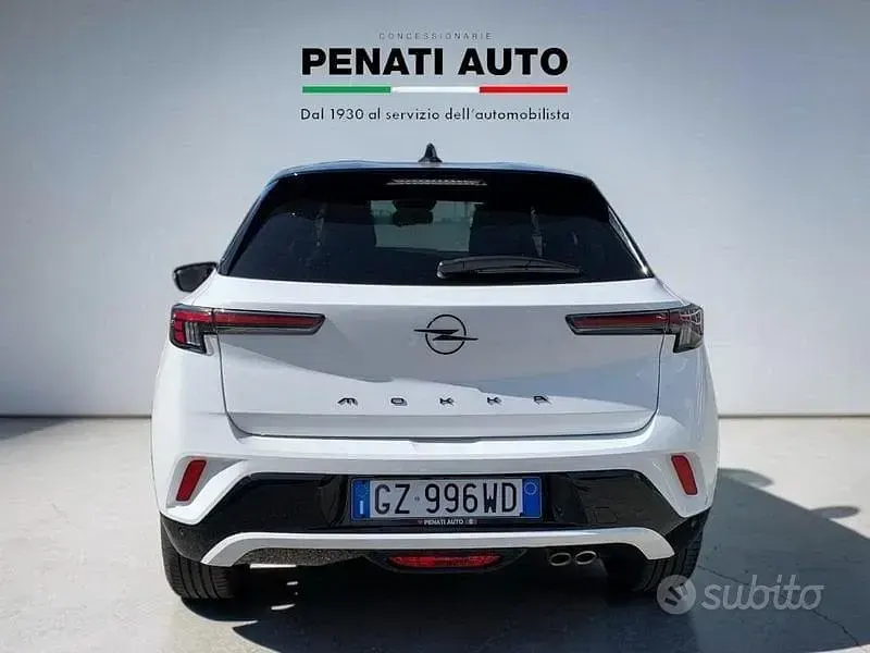 Usata Opel Mokka 131 CV (96 kW) 2025 Bianco / nero SUV