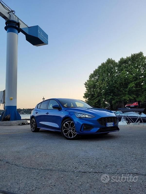 Blu Usata 2021 Ford Focus ST-Line Berlina | 15.500 € (Buon prezzo) - Immagine 1/4