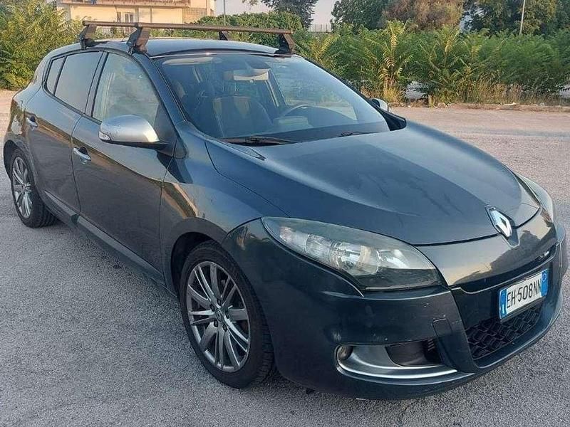Grigio Usata 2011 Renault Mégane GT Line GT-Line Tre volumi | 2700 € (Buon prezzo) - Immagine 1/4