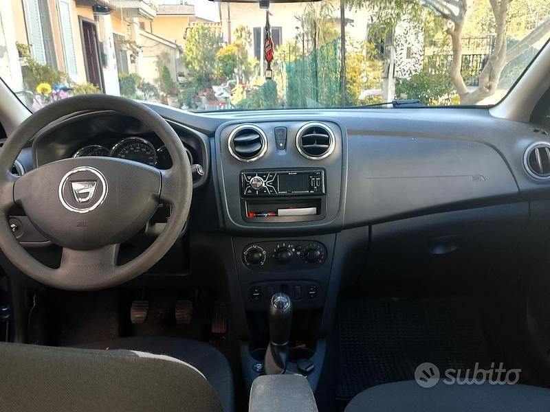Usata Dacia Sandero Ambiance 75 CV (55 kW) 2015 Utilitaria